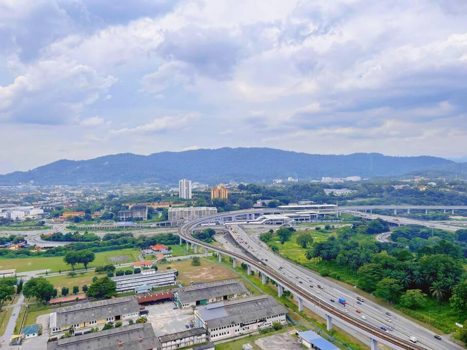 Apartment Heritage With Balcony D'sara, Direct Mrt Kampung Selamat, Near Thomson And Sungai Buloh Hospital *